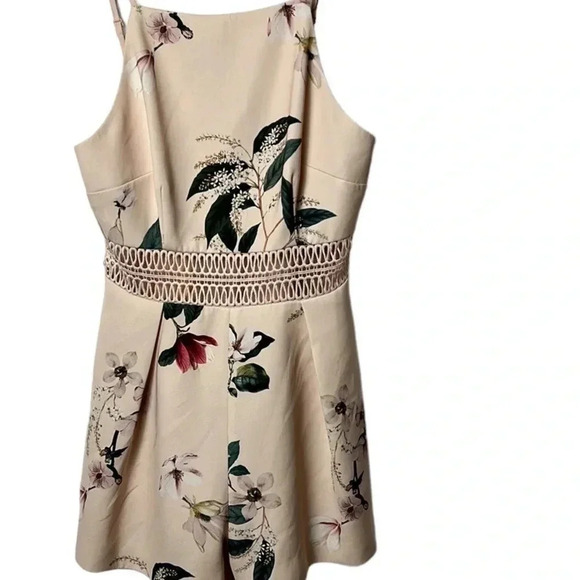 REVOLVE KEEPSAKE THE LABEL romper sz SM . Pink floral,cut out,waist crochet?,zip - Picture 5 of 16